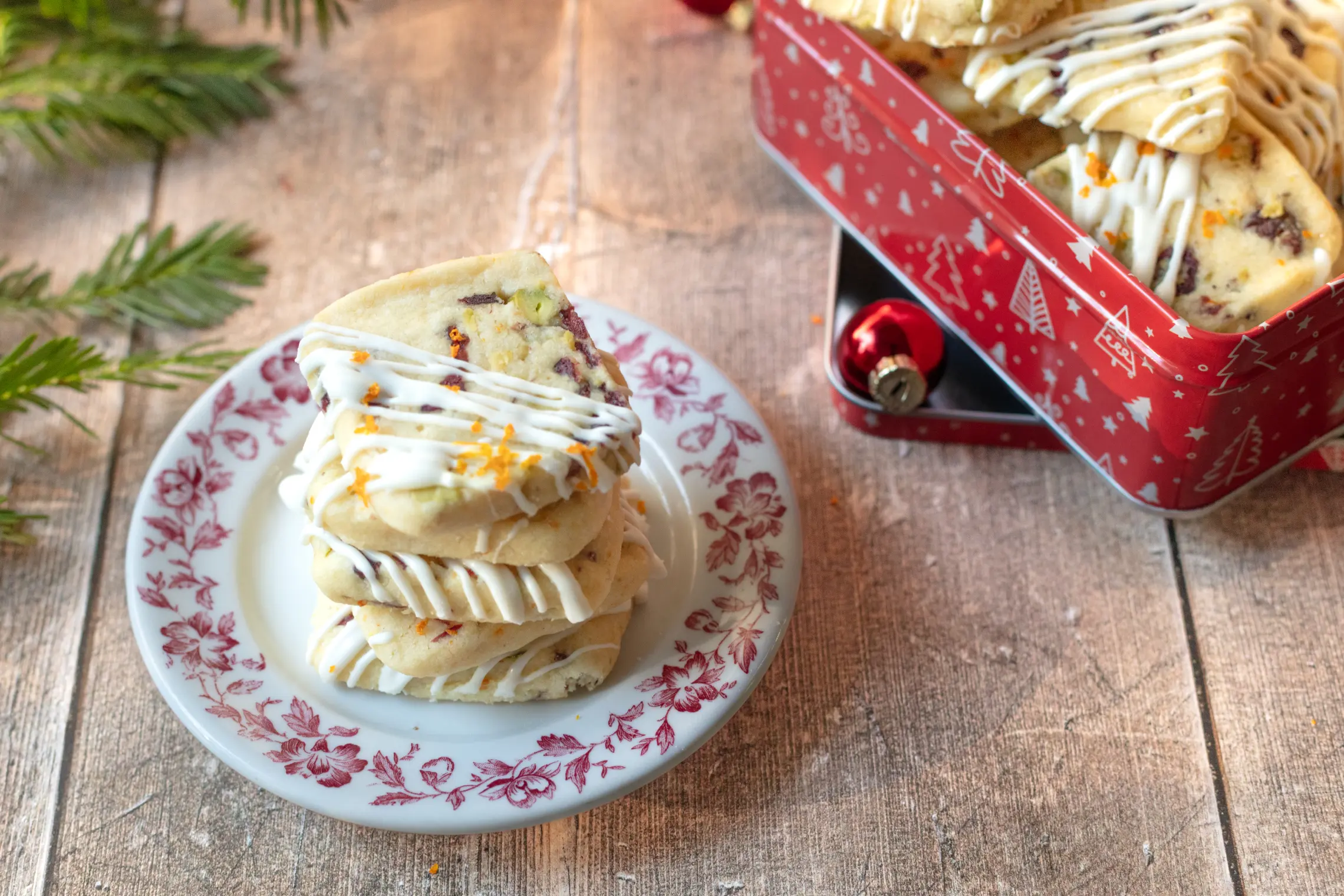 Cranberry Pistachio Shortbread Cookie