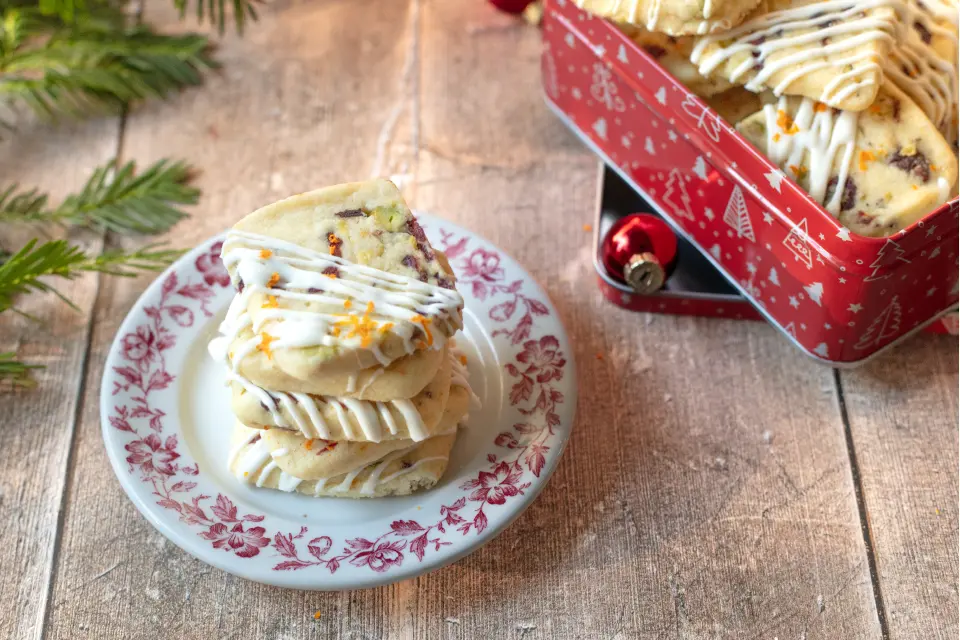 Cranberry Pistachio Shortbread Cookie