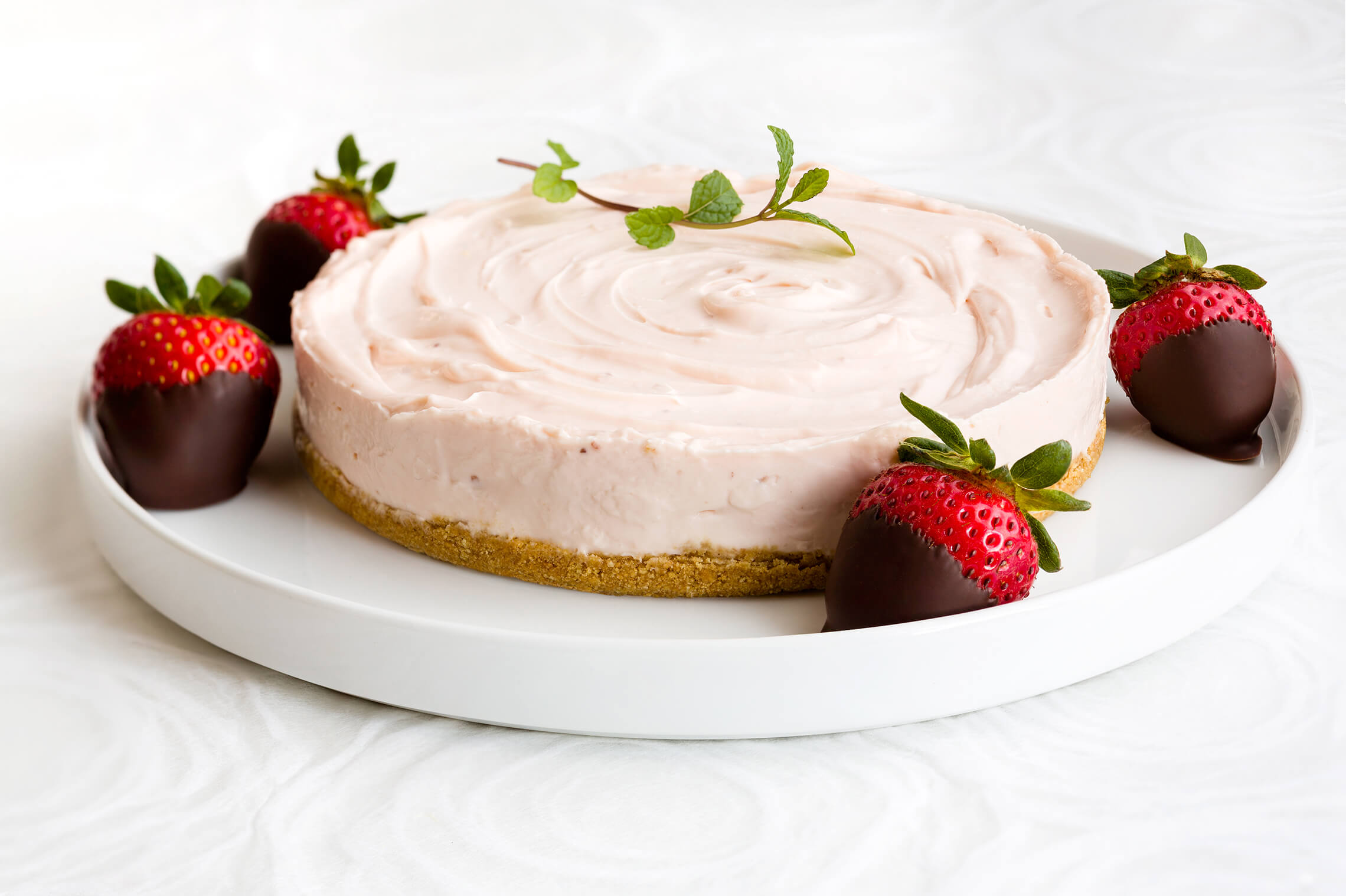 Mini No-Bake Strawberry Cheesecake