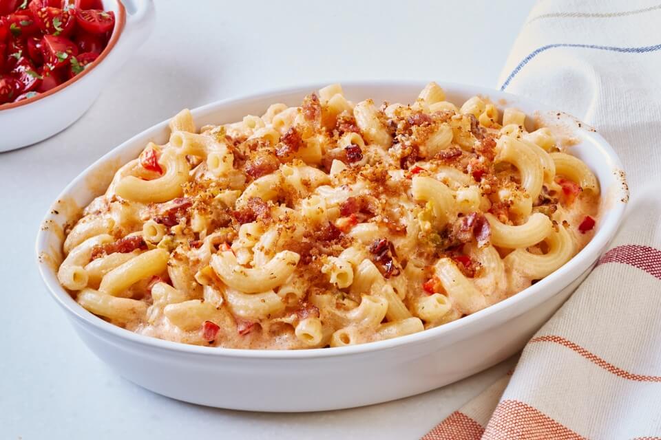 Southwestern Mac & Cheese with Bacon Crumble